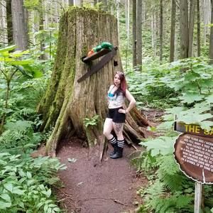 Meet your Posher, Liz